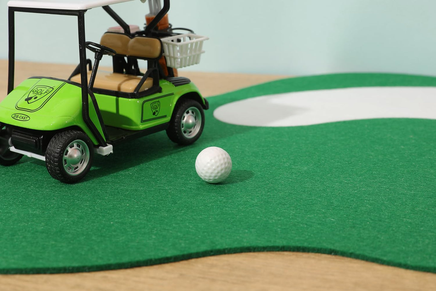 4 Set 20PCS Golf Centerpieces Table Decorations, Ball Sand Trap Red Flag Plastic Flagpole Base for Golf Club Sport Party Decor Supplies.