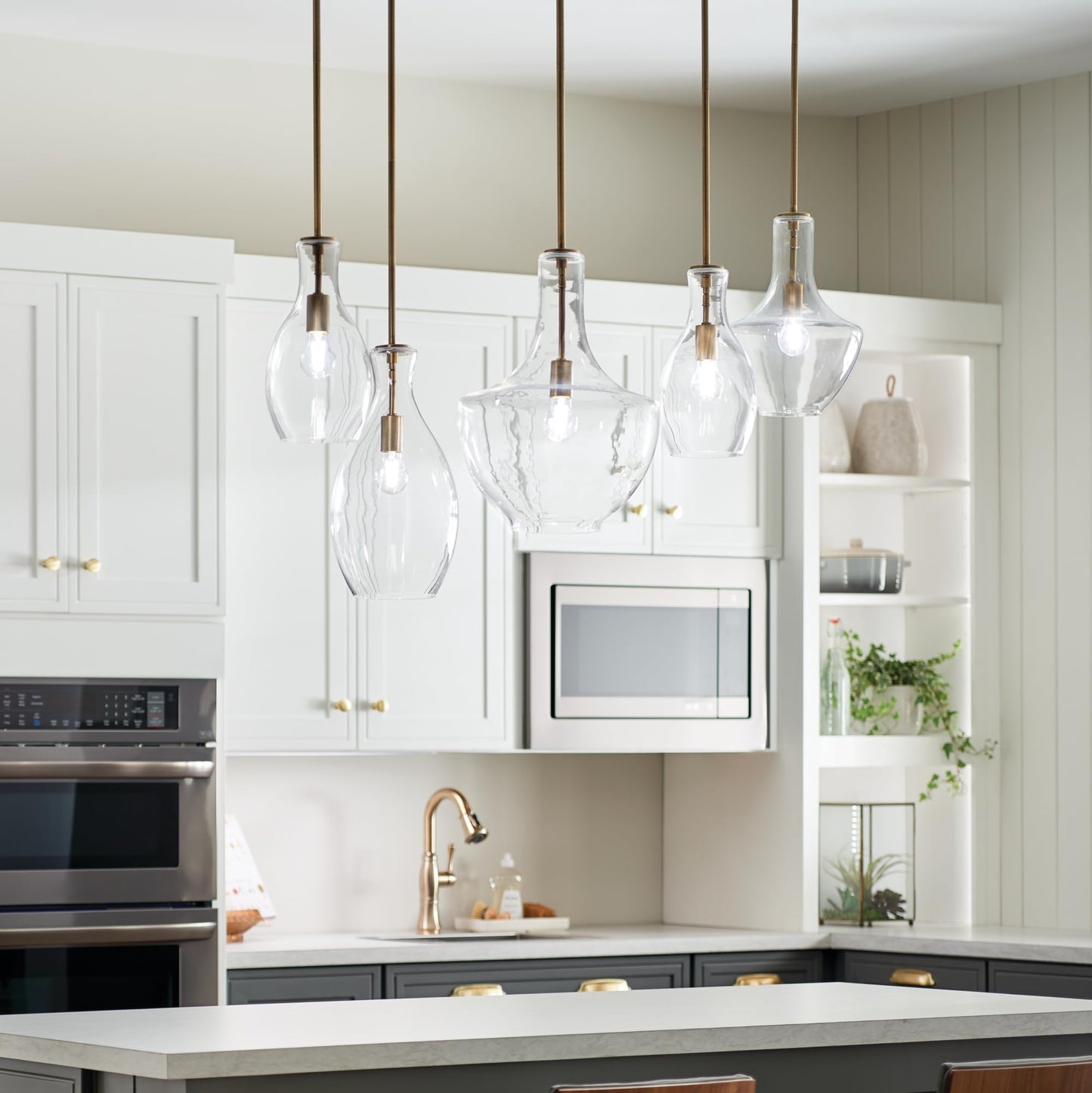 Kichler Everly 1-Light Pendant, Clear Glass, Natural Brass, 15.25in x 10.5in, Model 42456NBR
