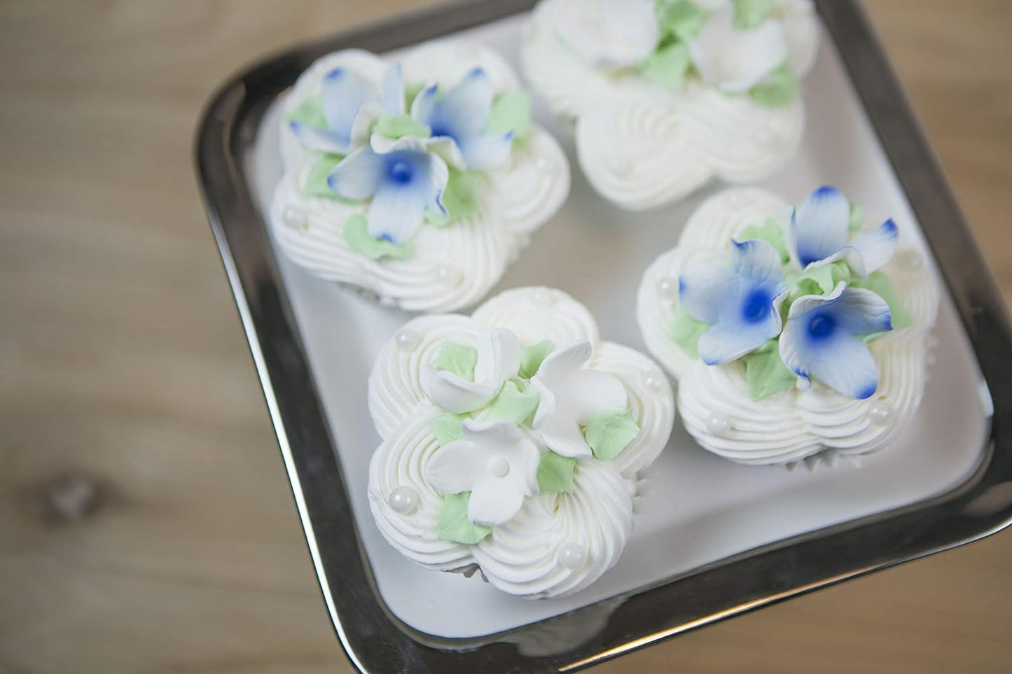 Global Sugar Art Hydrangea Blossom Edible Sugar Cake Flowers, White Unwired, 36 Count by Chef Alan Tetreault