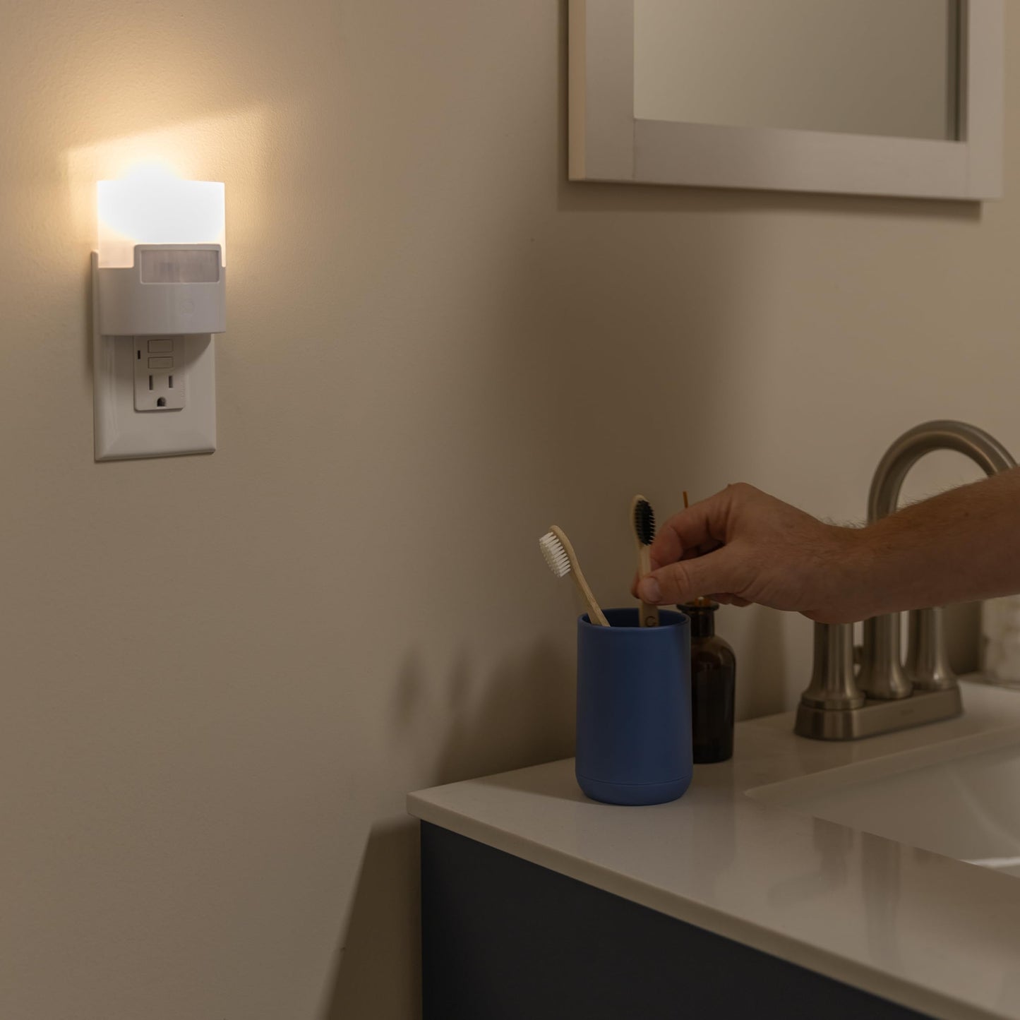Ge Led Motion Sensor Night Light - 40 Lumens, Soft White, Plug-In, Ul-Certified, 1 Pack, Ideal For Bedroom, Bathroom, Kitchen