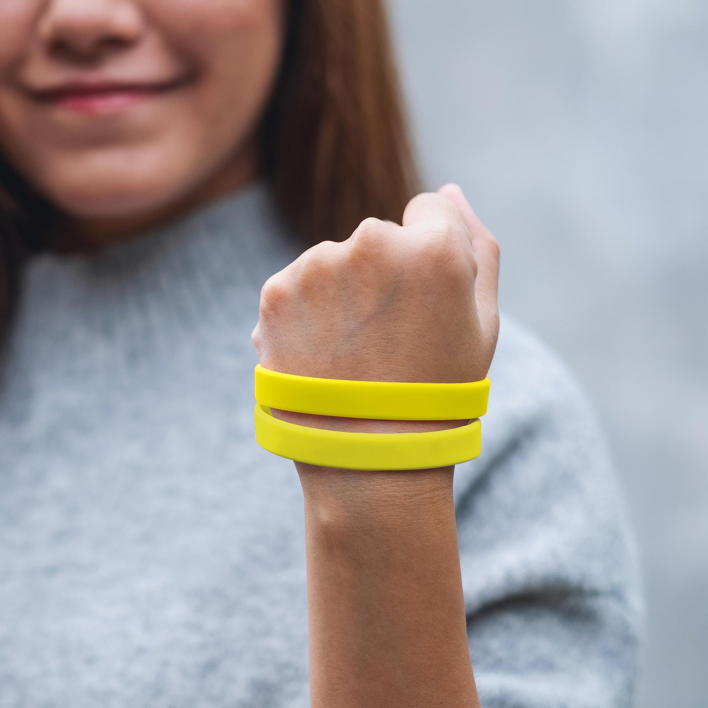 Lesnala 24Pcs Yellow color blank silicone bracelet Solid color rubber wristbands Stretch wristbands for events Men Women Teen Ga