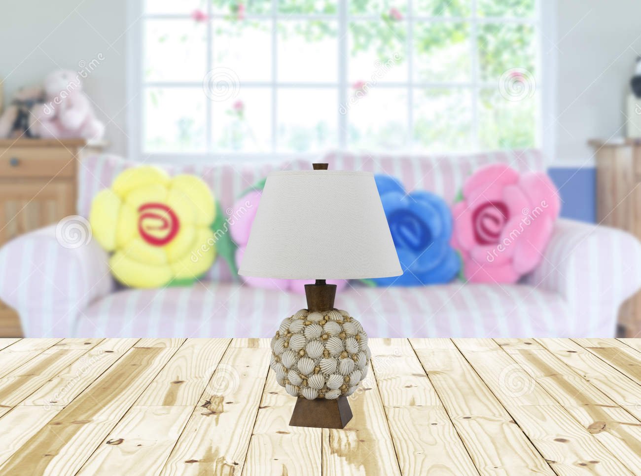 Cal Seashell Resin Table Lamp 150W 15.88x15.88x25in Model BO-2614TB Color Shell