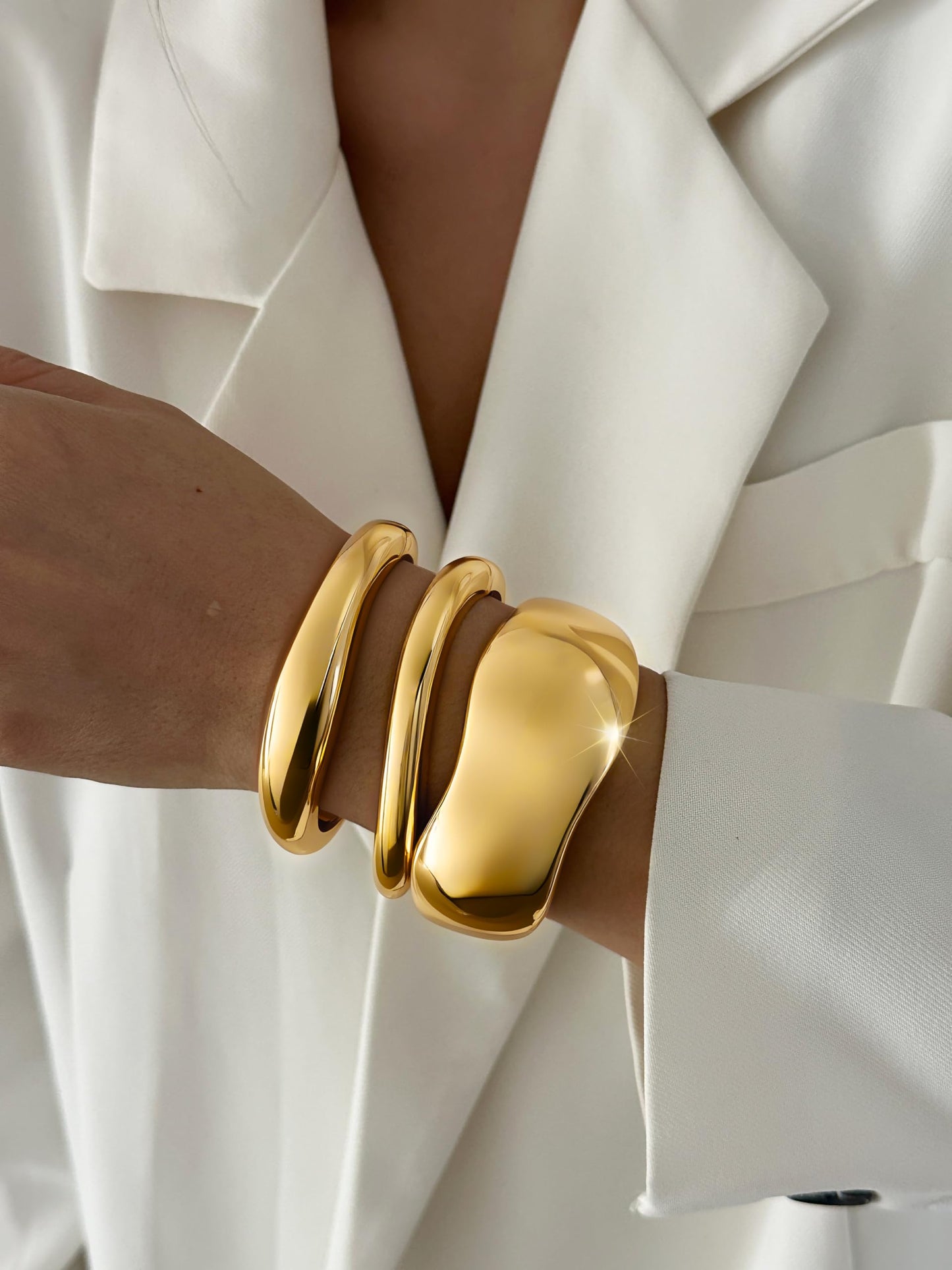 RchSLK 3Pcs Chunky Gold Bangles Bracelets for Women, Spring Hinged Big Stackable Bangles Set, Trendy Cuff Bracelet Stack Fashion
