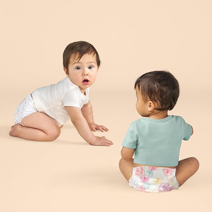 The Honest Company Clean Conscious Diapers for Delicate Skin | Up to 100% Leakproof | Hypoallergenic, Fragrance Free | Girl Prints | Super Club Box, Size 2 (12-18 lbs), 124 Count (Prints May Vary)