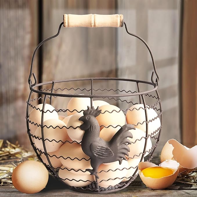 Wire Egg Basket for Gathering Fresh Eggs Collecting Basket With Handle,Rusty Chicken Decorated Small Chicken Egg Basket Vintage Style Eggs Holder Basket Countertop for Farmhouse Kitchen Decor
