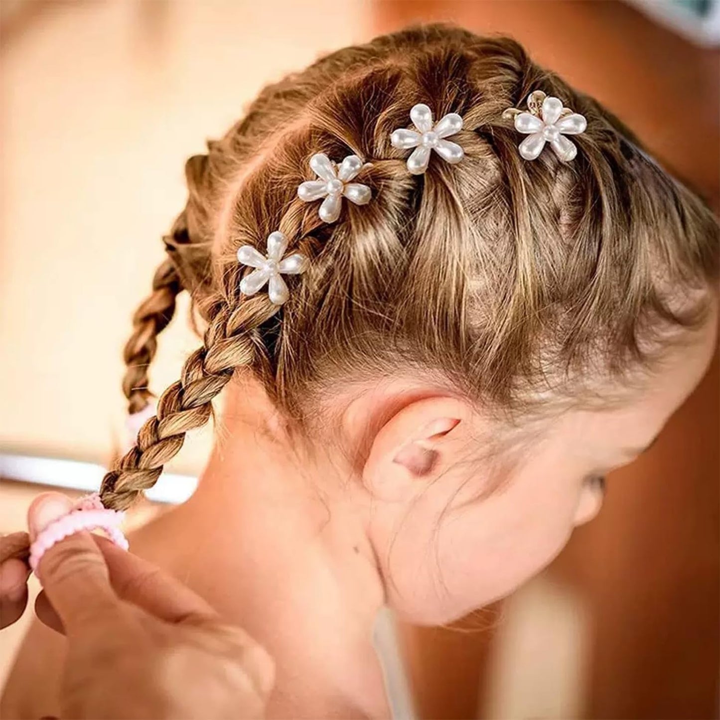 PreciRise 4 Pcs Small Mini Pearl Claw Clips with Flower Design, Sweet Artificial Bangs Clips Decorative Hair Accessories for Wom