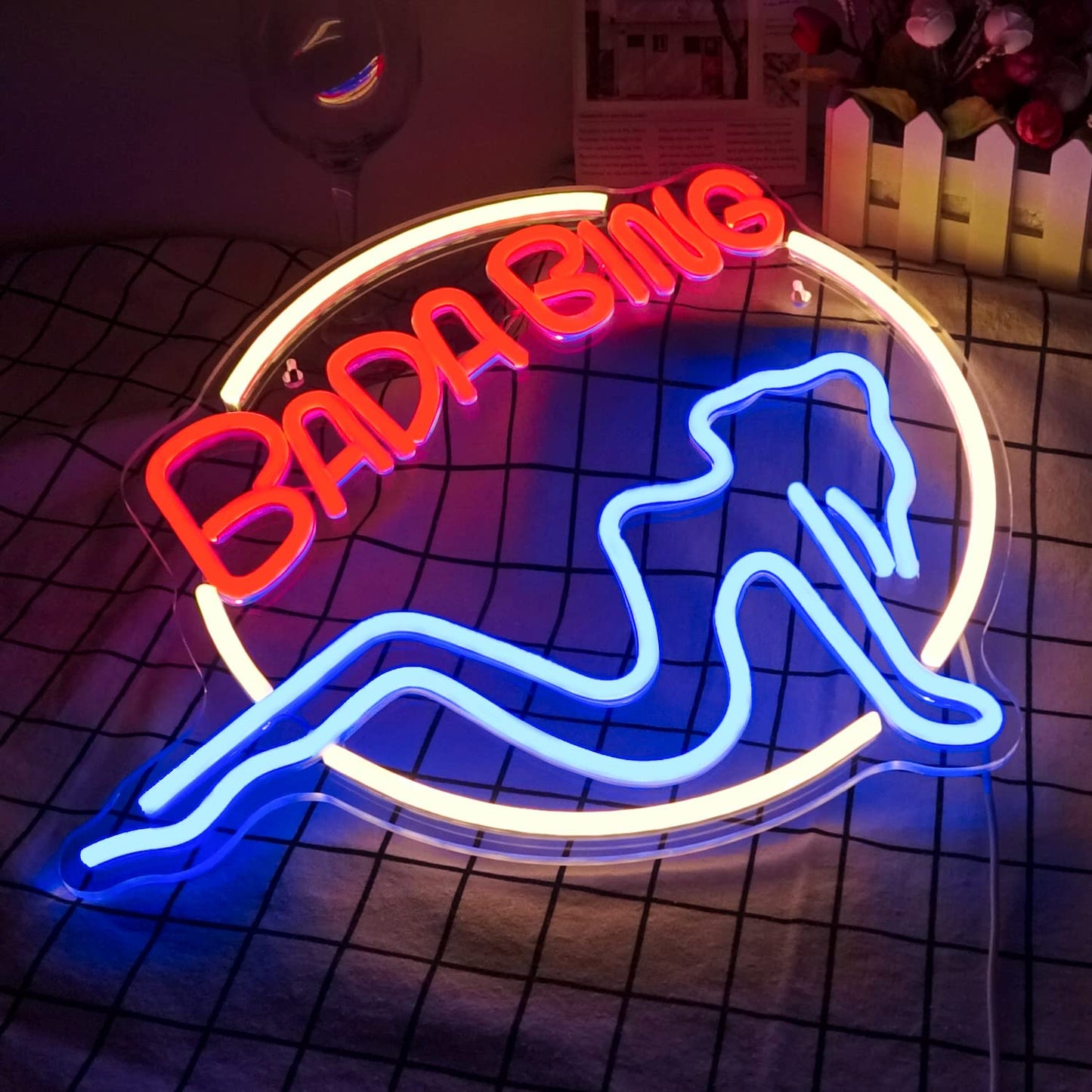 Wanxing Neon Sign ·Red LED Wall Light with Retro Phone Design ·7.8x16.5 inches ·Scary Movie D?or for Halloween Party