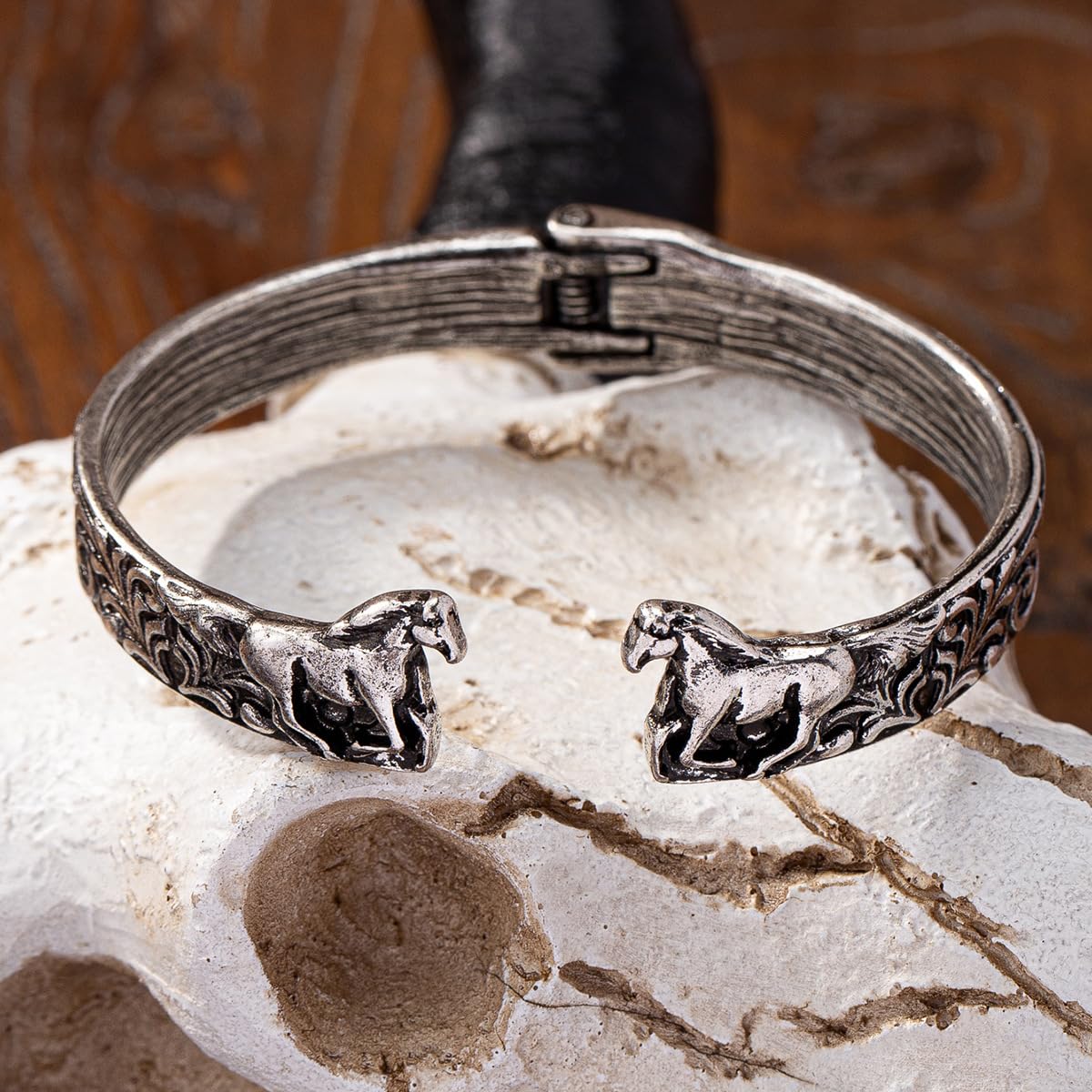 BUBGDYFO Turquoise Cuff Bracelet,South Western Cowgirl Bangle Bracelets Bohemian Gift for Women (horse)