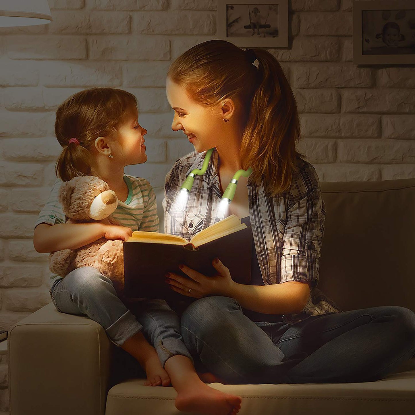 TSINGREE LED Neck Book Light, USB Rechargeable, 4 Super Bright LEDs, 3 Brightness Levels, Green, Model QRNBL