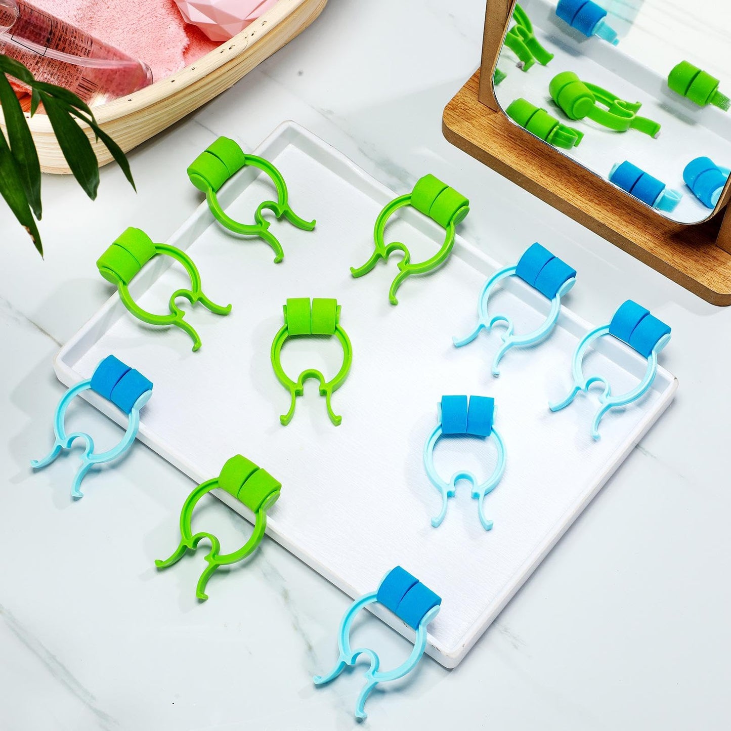 24 Pieces Nose Clips Nose Bleed Stopper Plastic Nose Clip Nose Pincher Nasal Clip Kit for Snoring Stop Accidental or Emergency Condition Swimming (Green, Blue)