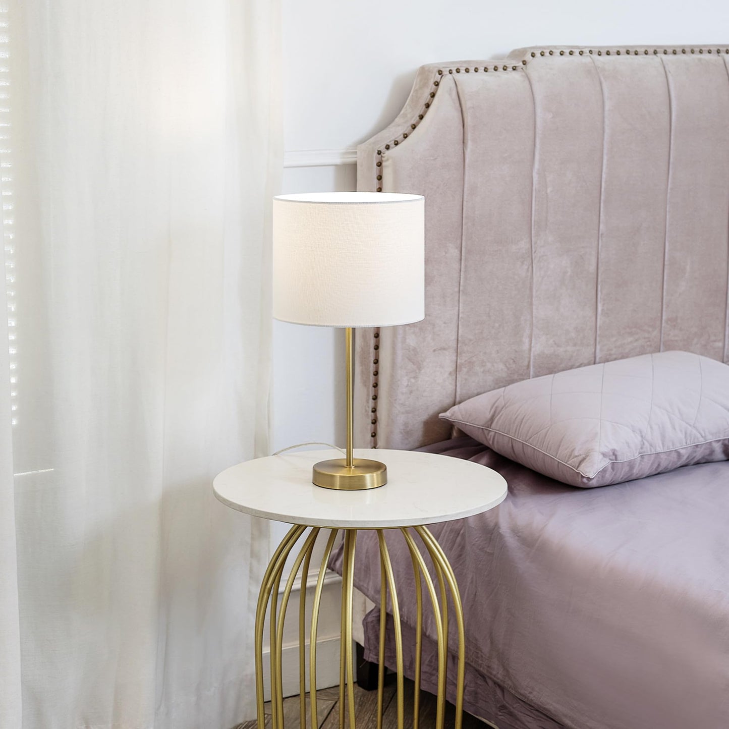 Globe Electric 67539 Versa 19 Table Lamp - Matte Gold, Metal With White Linen Shade, On/Off Switch