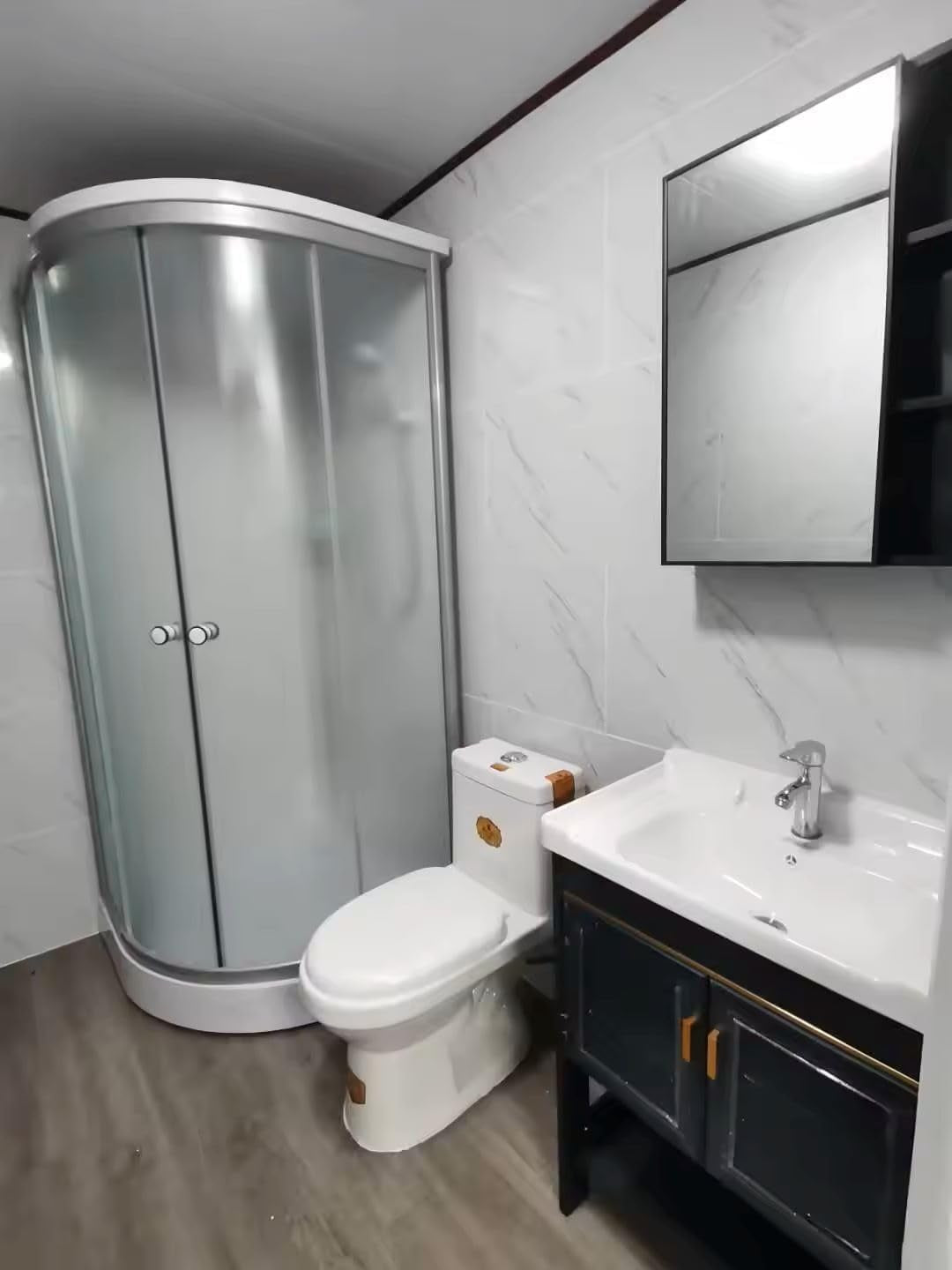 Quick.Simple.Easy SEQ Tiny Prefab Luxury Home to Live In_Container Movable House with 1 Bathroom, 1 Bedroom & 1 Kitchen.Modular Guest House – 20 FT by 30Ft Free Airconditioner