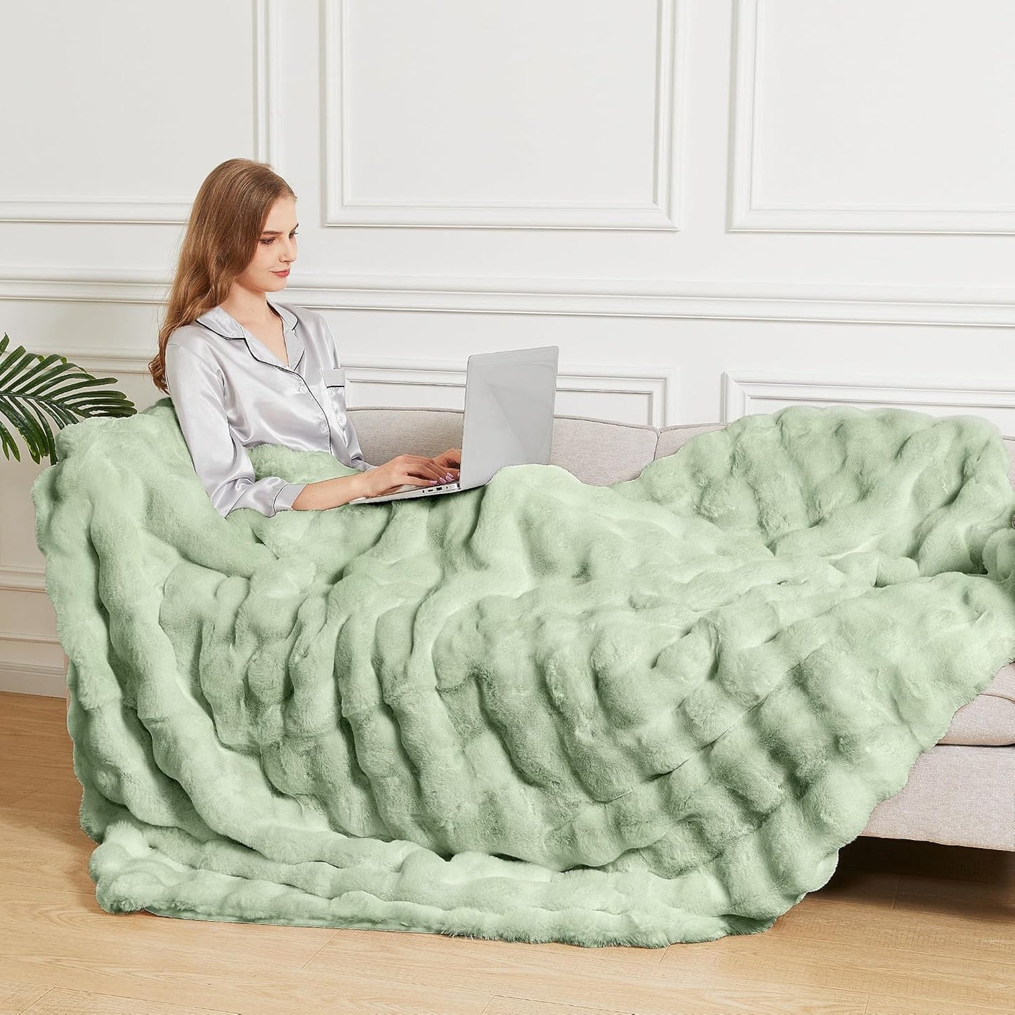 Sage Green Fluffy Comfy Blanket for Couch Living Room 50x60 Faux Fur Throw Blanket for Bed Soft Furry Cozy Best Housewarming Home Decor Gifts 860 GSM