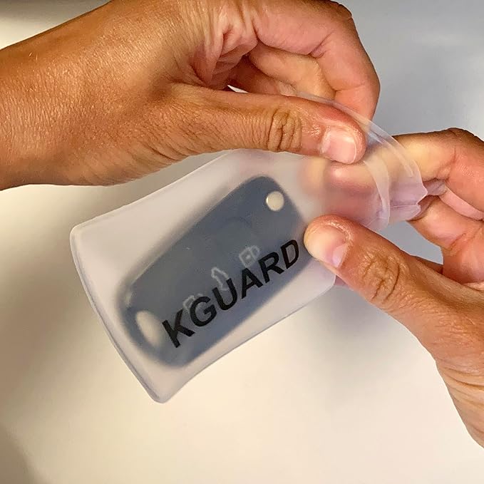 Compact, Waterproof and Watertight Key Pouch for the car electronic key. Certified (IPX8). Designed for water sports (Surfing, Sup, Kitesurfing, Windsurfing, Foil, Swimming, sailing...)