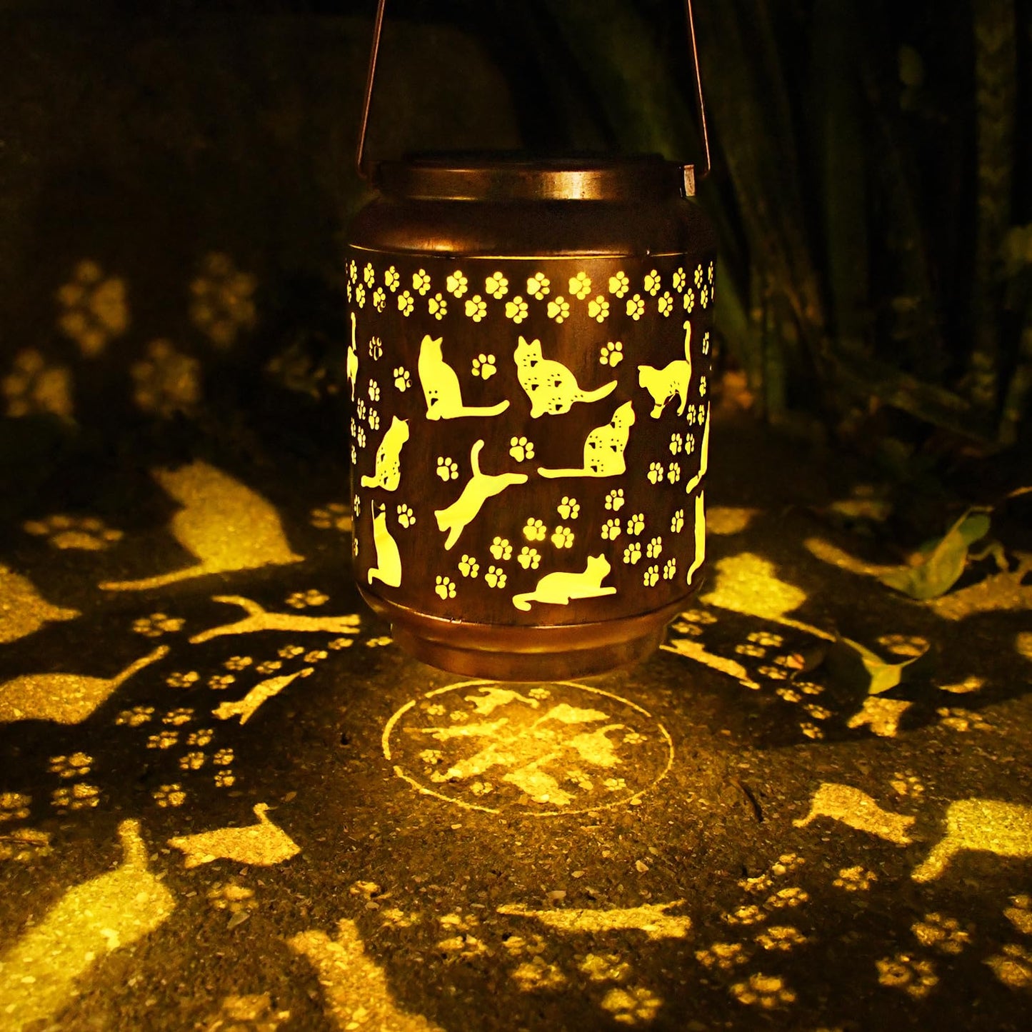 Cat Solar Lanterns Outdoor Waterproof Metal Lantern Hanging Solar Lights Cat Gifts for Women Men Birthday Gifts Decorative Light