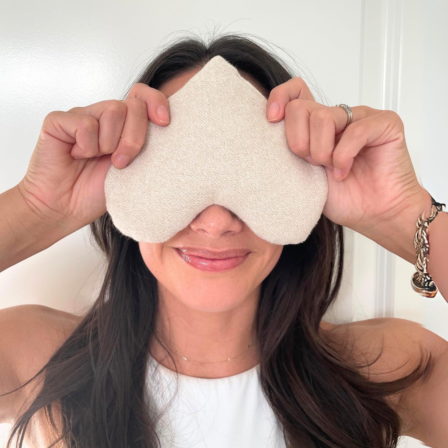 Stillnus Weighted Heart Eye Pillow with Organic Lavender & Flaxseed – Relaxation Gift for Women, Meditation Tool, Mindful Rest, Cooling Eye Mask, Wellness Self-Care Kit