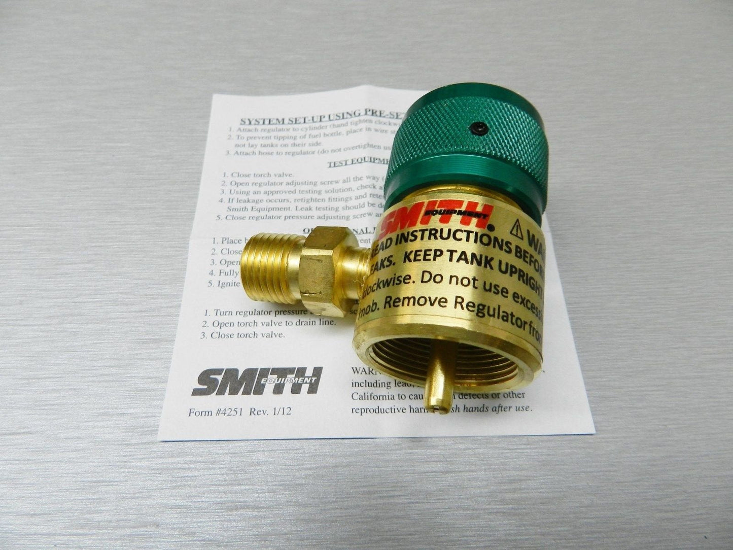 Smith Regulators Oxygen 249-499B and Smith 249-500 Gas for Disposable Cylinders