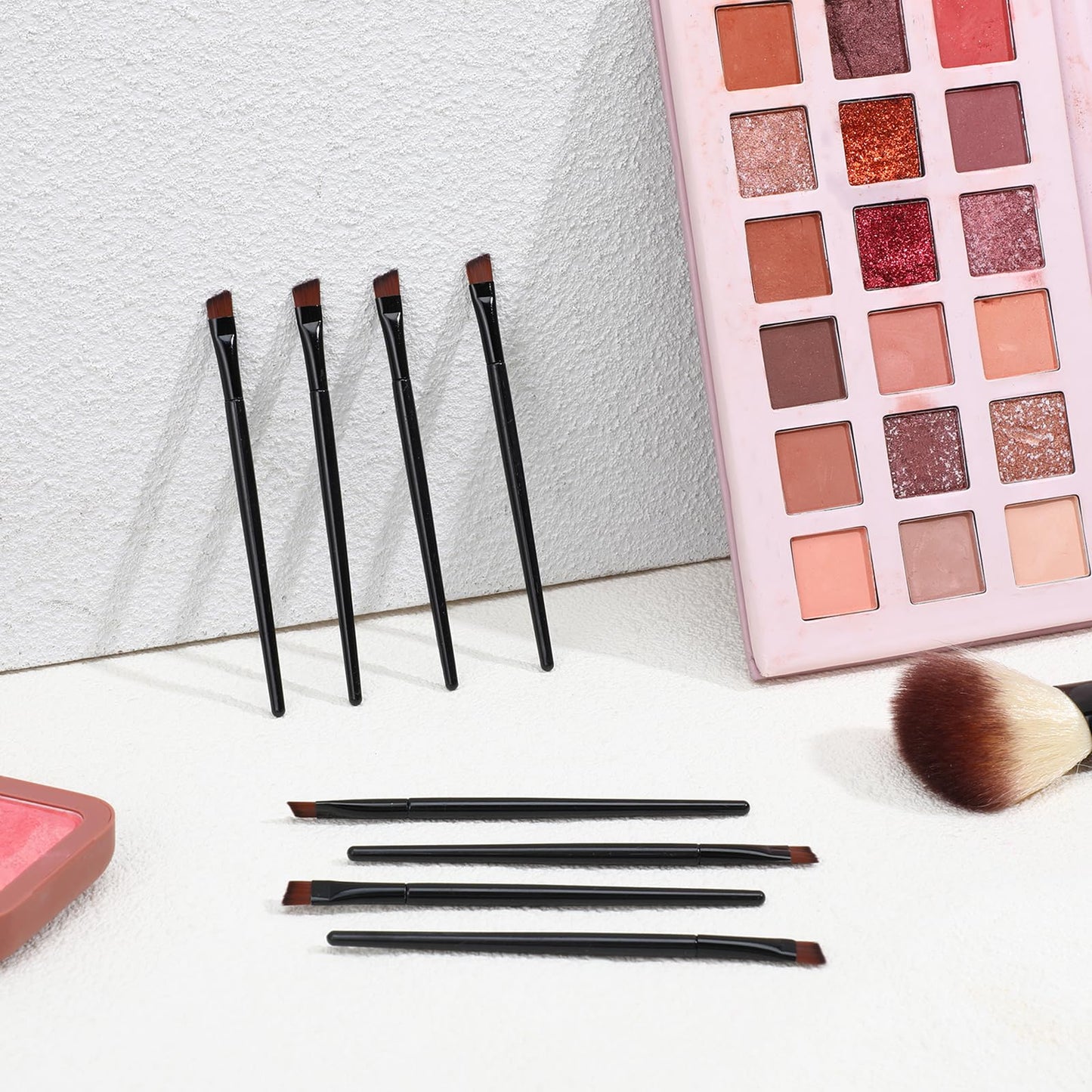 200 Pieces Disposable Angled Eyebrow Brushes Bulk Brow Tint Brush Eye Brow Brush Flat Tapered Eyeliner Brush Tinting Concealer B