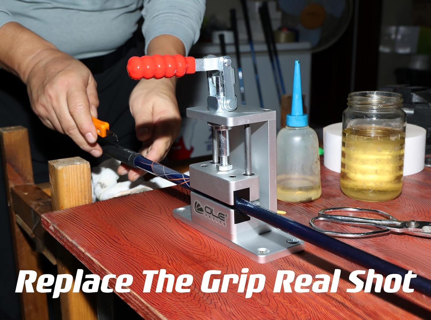 Golf Club Regrip Vise Tool Professional Golf Club Gripping Station with Hook Blade Utility Knife,Quick Shaft Clamp,Golf Club Shaft Clamp Gripping Vise Tool for Domestic,Golfer