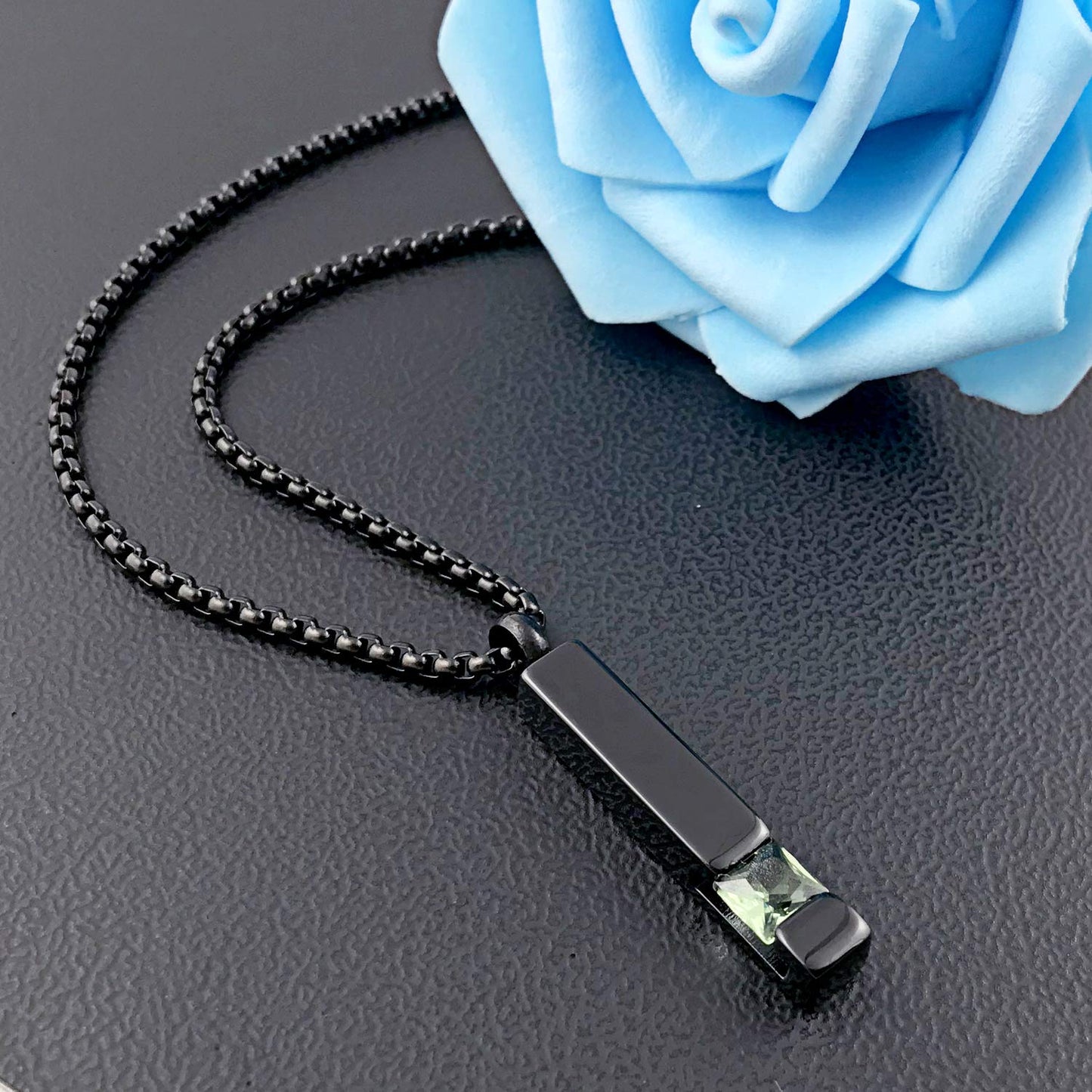 YOUFENG Urn Necklaces for Ashes Birthstone Cube Urns for Human Ashes Memorial Cremation Urn Locket Keepsake Ashes Jewelry (Augus