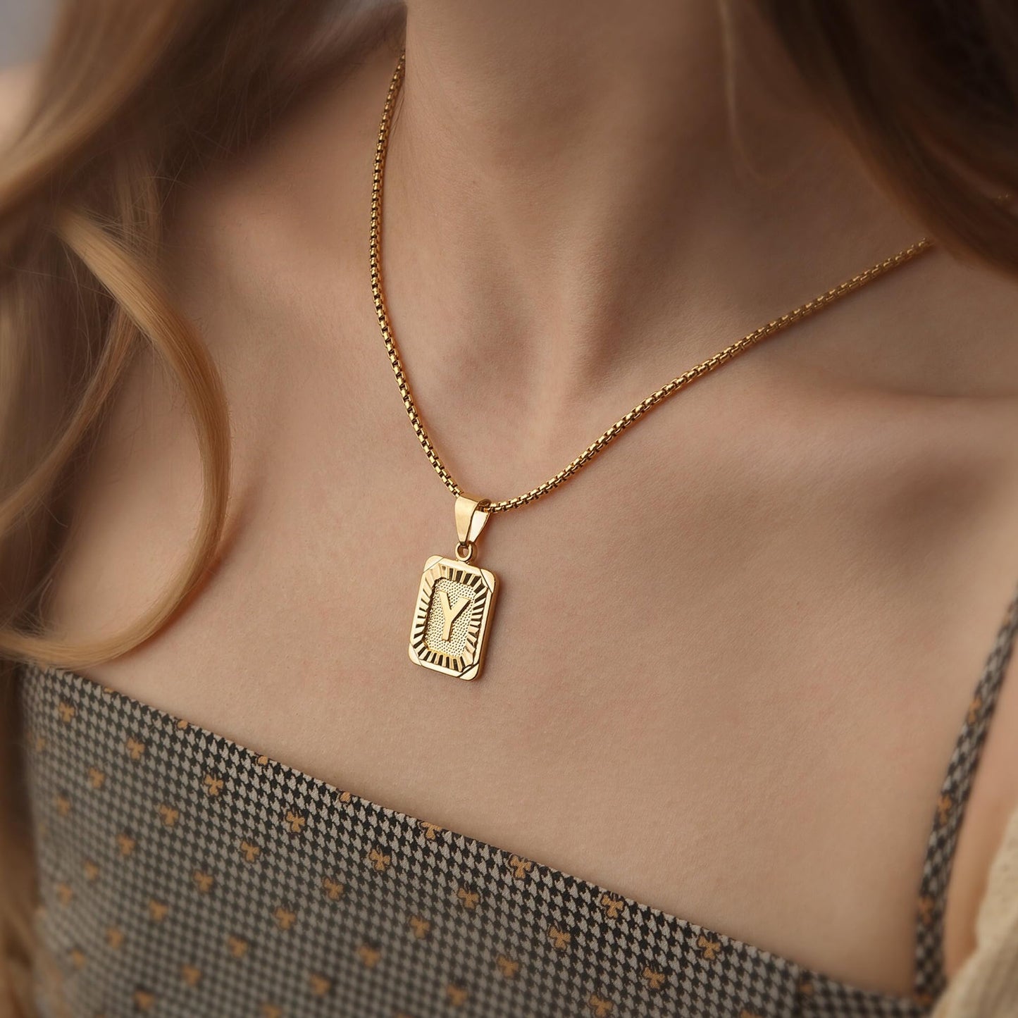 JSJOY Gold Initial Necklace - Monogram Letter F Pendant for Women & Boys