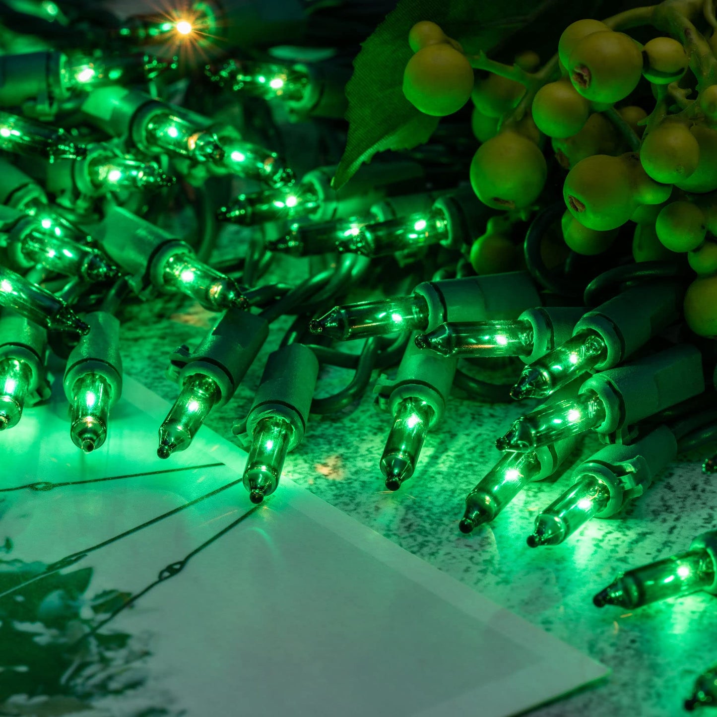 YULETIME Green Christmas Lights, 200 Count, 33 Feet, UL Certified, Copper Wire and Glass Bulbs, Model DDS-L-100E/2F(0.34)