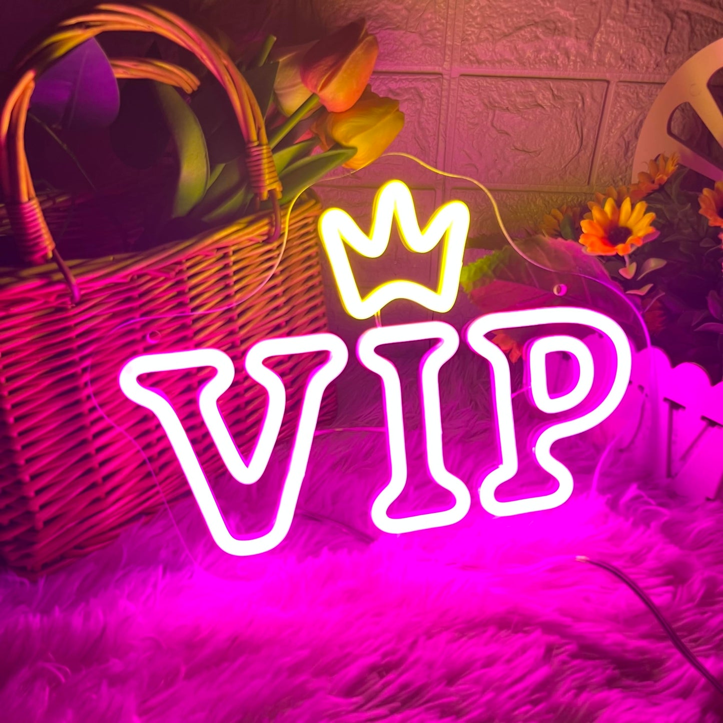 Hdjsign Vip Neon Sign Vip Lounge Neon Light For Wall Decor Usb Powered Letter Vip Crown Light Up Signs Bar Pub Club Hotel Beauty Room Game Room Decor Birthday Gift (12X8.62)