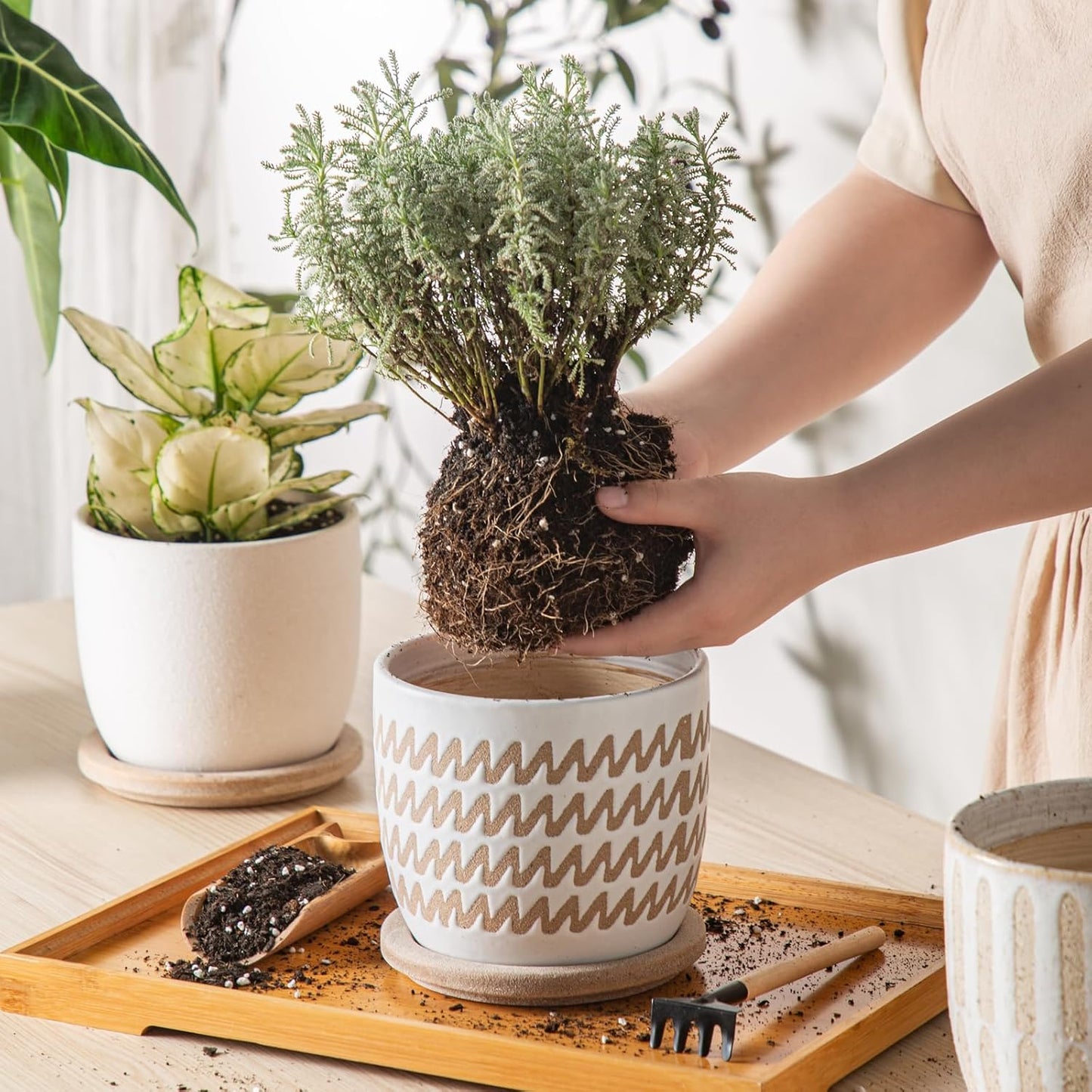 Ceramic Flower Pots Indoor-Outdoor: 5.75 Inch Planters with Drainage Holes & Saucer - Modern Decorative Plant Pots Ceramic for Home Gardeners (Wave)