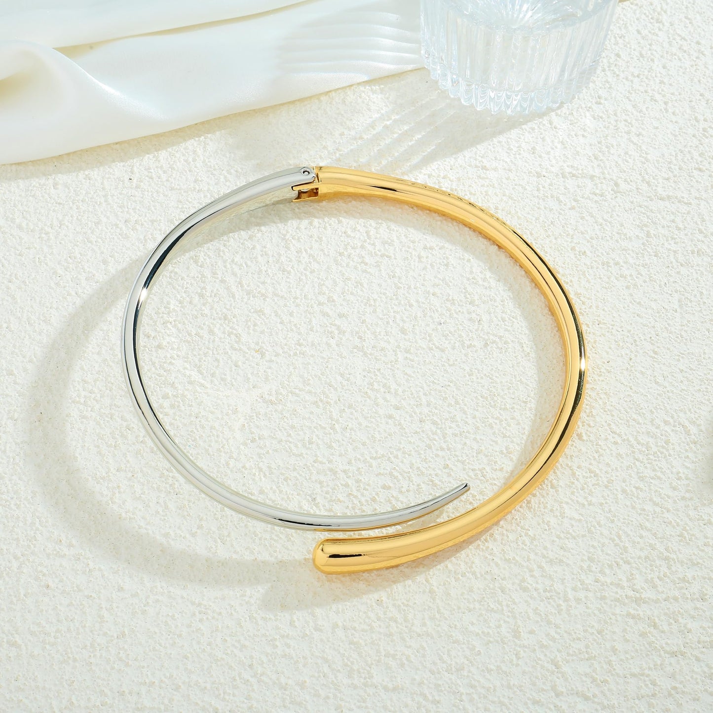 WOWORAMA Two Tone Cuff Choker Necklace for Women Gold Silver Chunky Choker Collar Necklace Mixed Metal Statement Choker Necklace