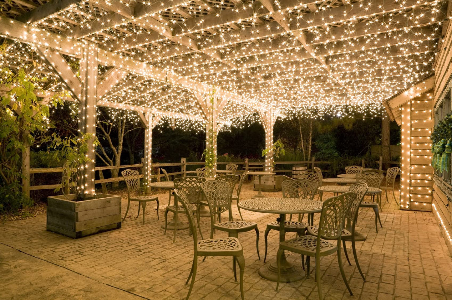 612 Vermont Christmas Lights, 100 Clear Lights on White Wire, UL Approved, 18ft Lighted Length, Indoor/Outdoor Use