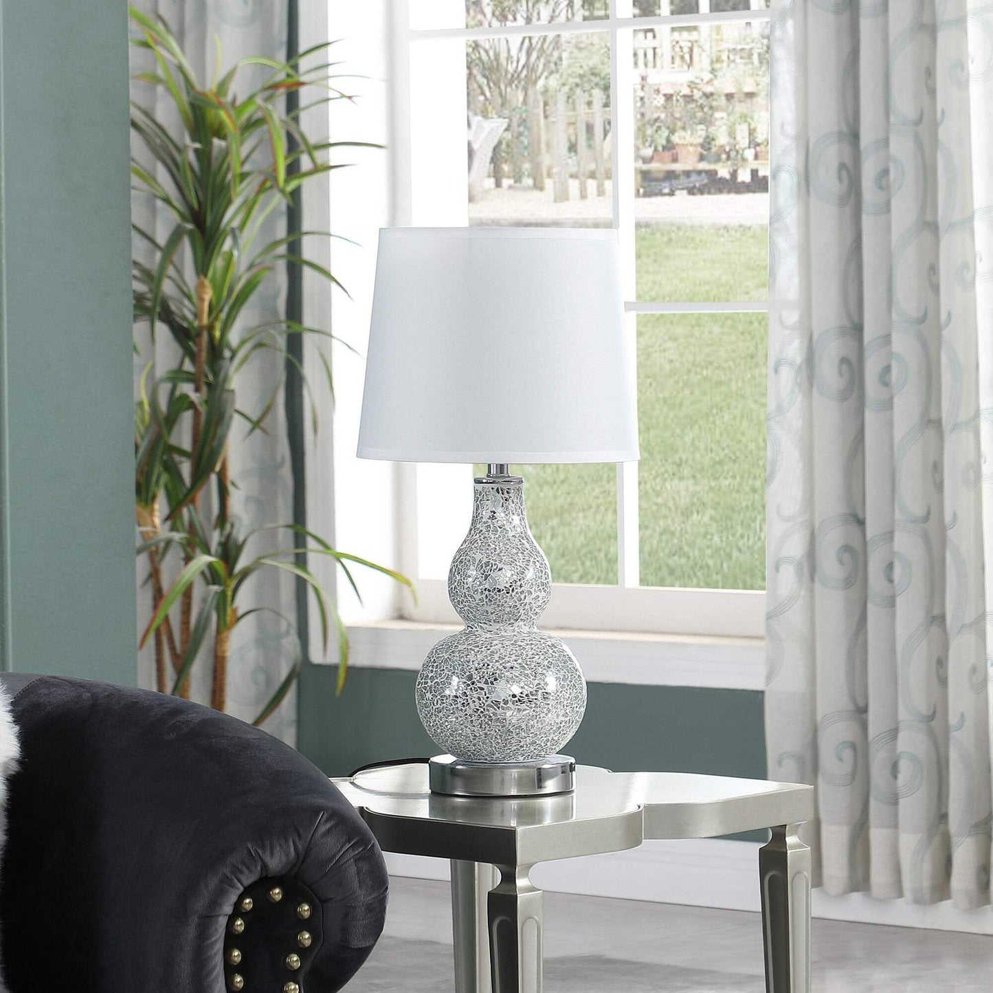 Homeroots Mirrored  le Glass Mosaic Table Lamp, 20 In., Silver