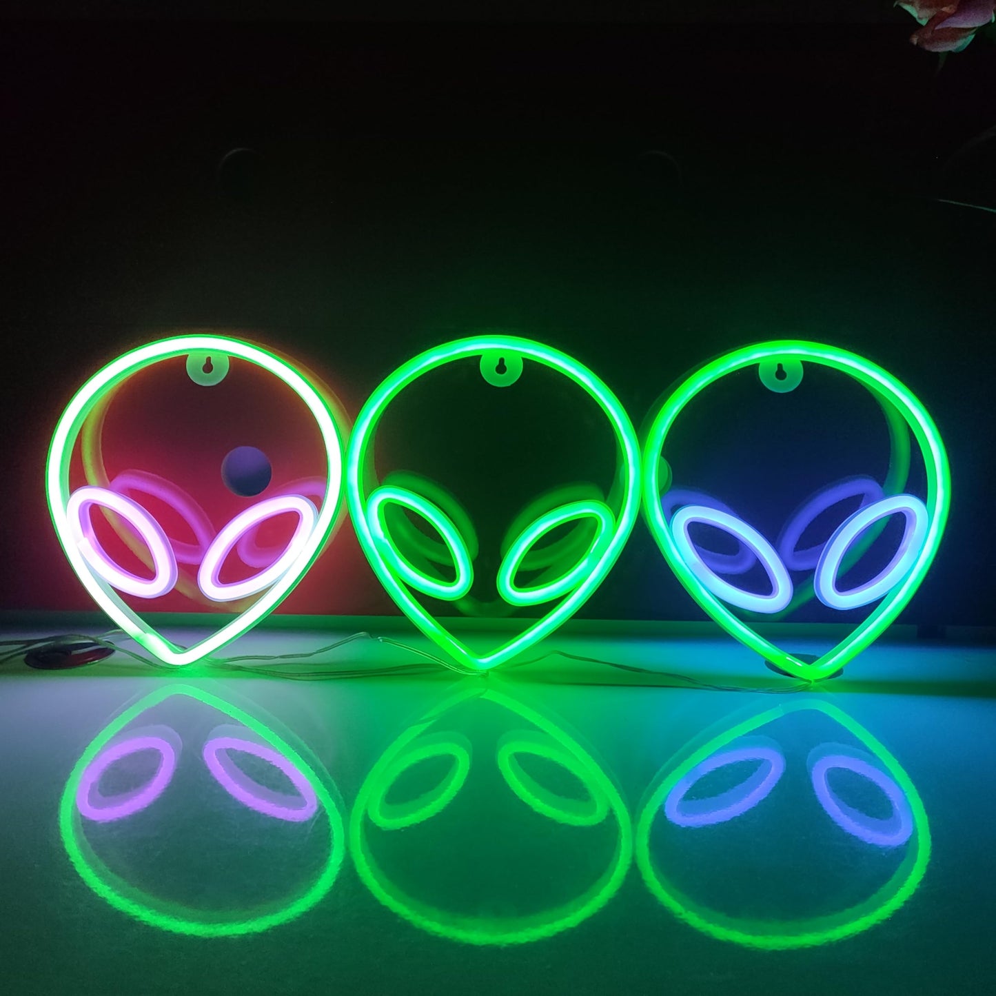 JYWJ Alien Neon Light - USB/3-AA Battery Powered LED Sign - Green/Blue Decorative Wall Light for Parties and Business Premises