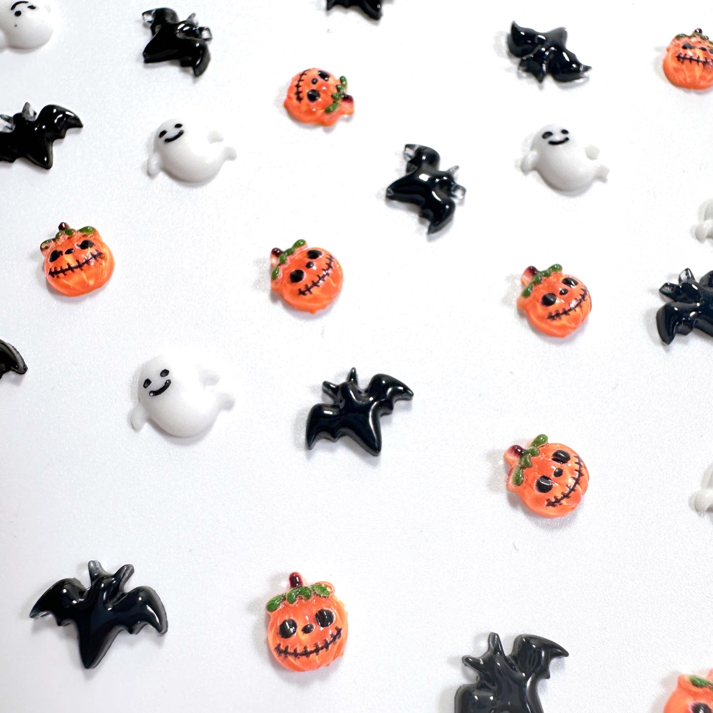 75Pcs Halloween Nail Charms Bat Pumpkin Ghost Nail Charms 3D Resin Black Nail Charm Halloween Charms for Nails Design Cute Nail
