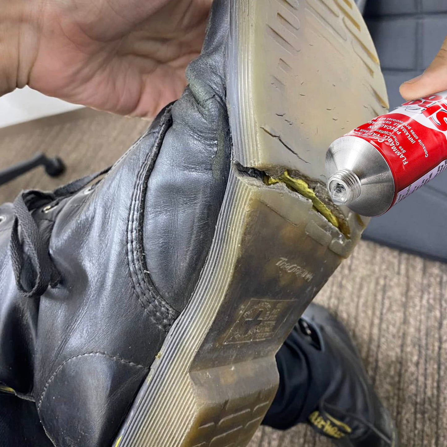 Shoe Goo Repair Adhesive for Fixing Worn Shoes or Boots, Clear, 3.7 Ounce (109.4mL), 10 Snip Tip Applicator Tips and Pixiss Spreader Tools Set