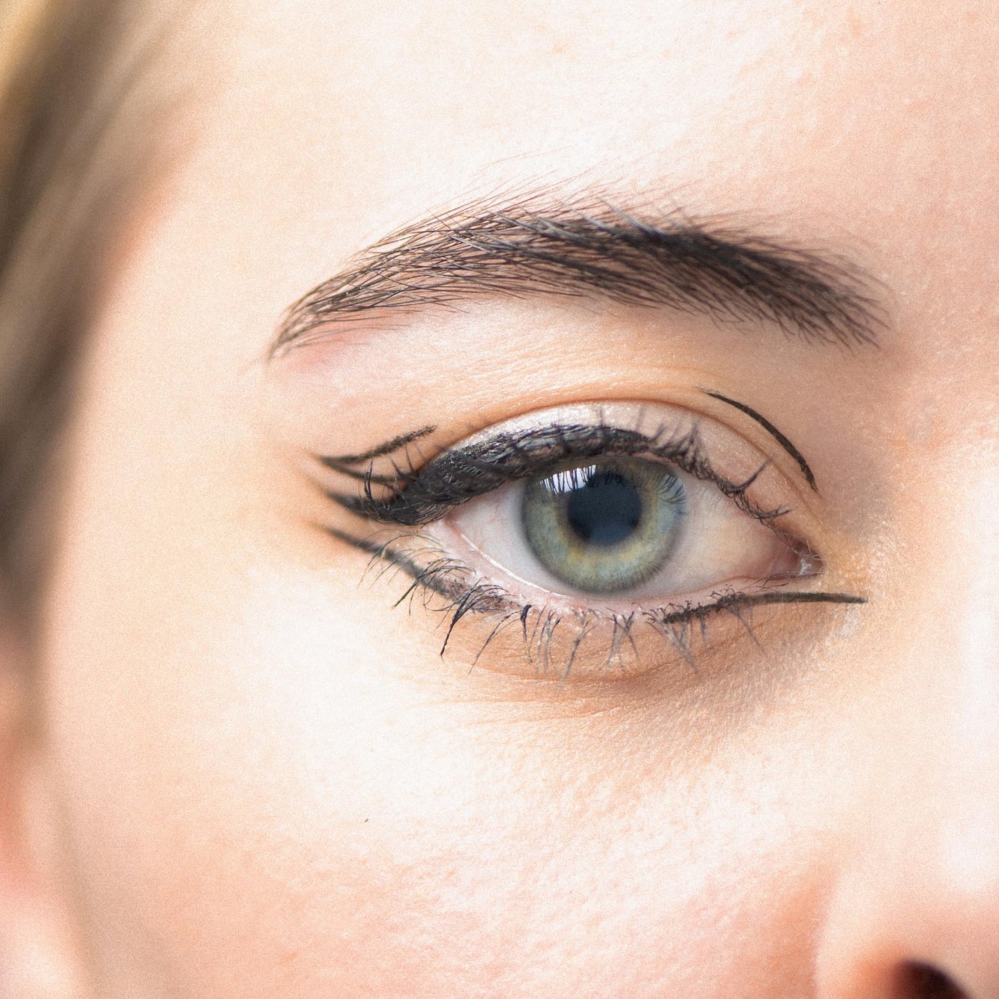 Eyeliner (%100 Black) Exaggerate Liquid 2.5ml Rimmel by rimmel