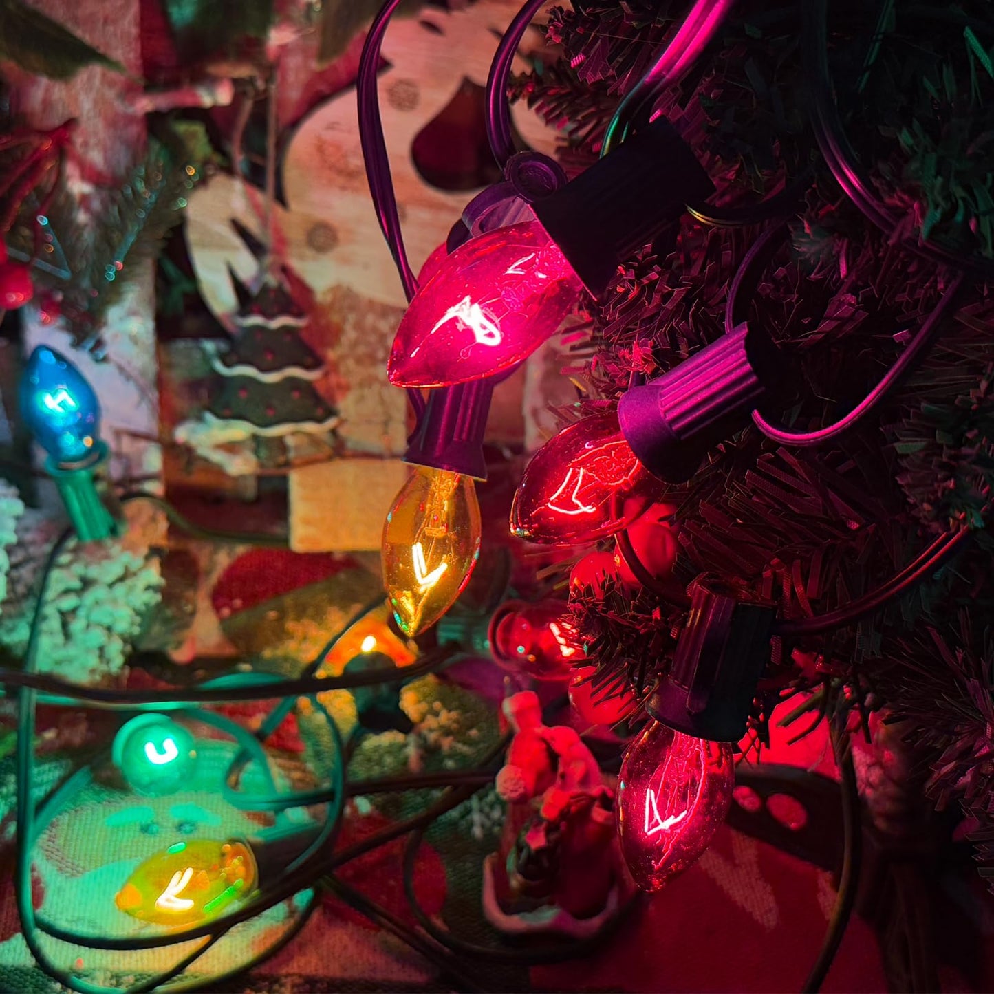 SUNSGNE C7 Multicolor Christmas Replacement Bulbs, 5 Watt, E12 Base, 25 Pack, Transparent Multicolor Glass