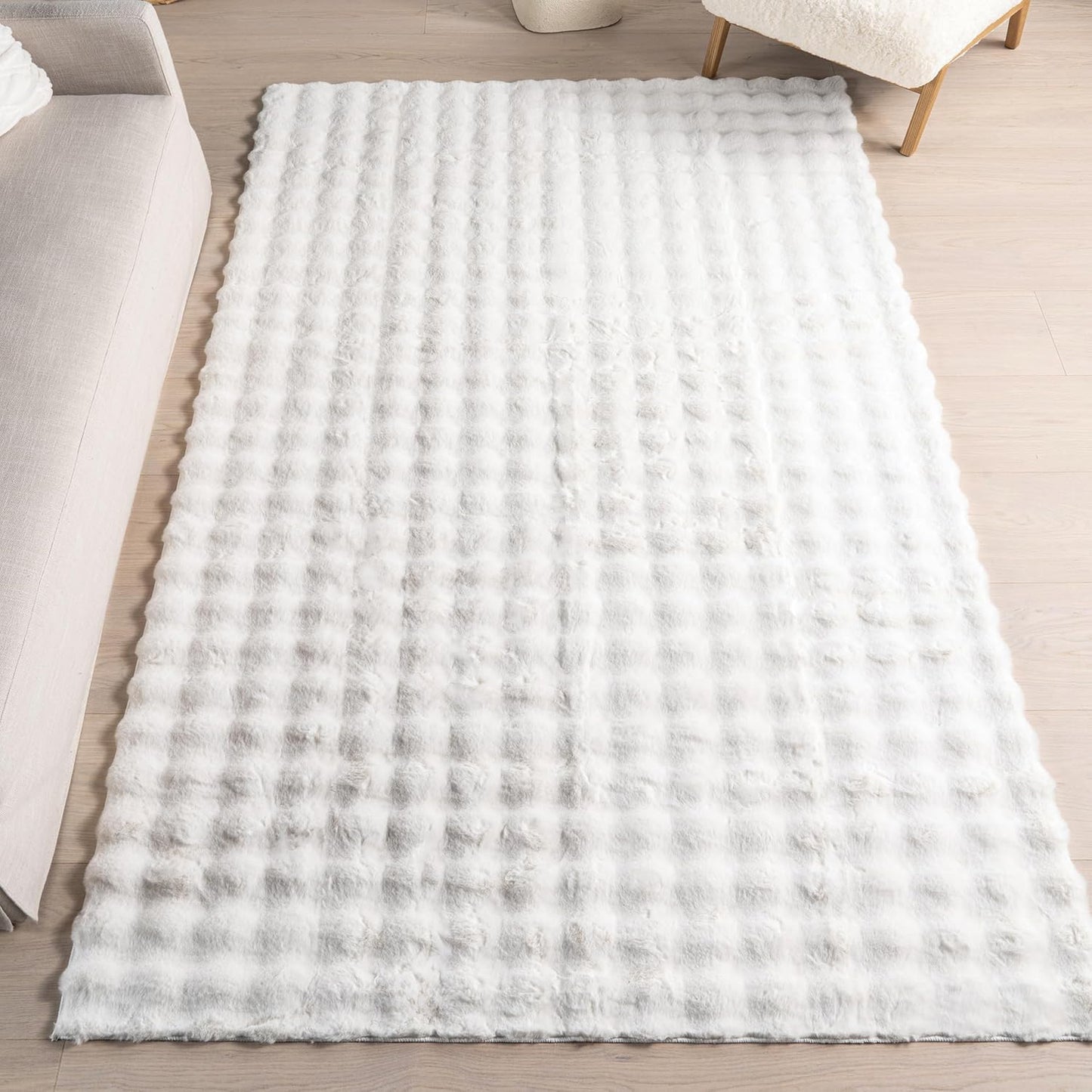 nuLOOM Jeni Solid Faux Rabbit Machine Washable Area Rug, Round 5, Off-White