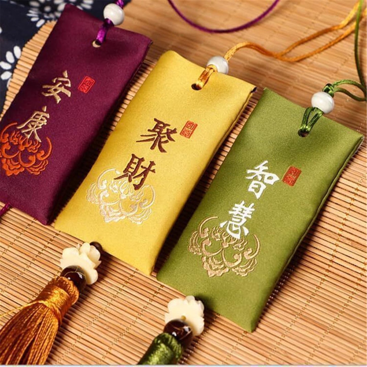 Spiritual Salt with Sachet - Spiritual Salt Pouch, Spiritual Salt for Money, Buddhist Spiritual Salt Pouch Necklac, Spiritual Salt Pouch from China, Classical Chinese Talisman (Gather Wealth)