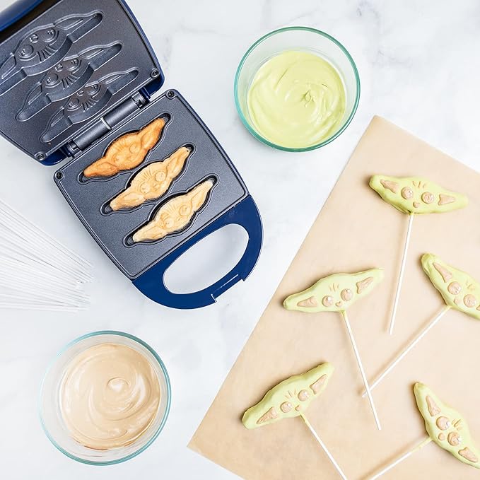 Uncanny Brands Star Wars The Mandalorian Grogu Cake Pop Maker- Baby Yoda Treats - Makes 3 Child Cake Pops