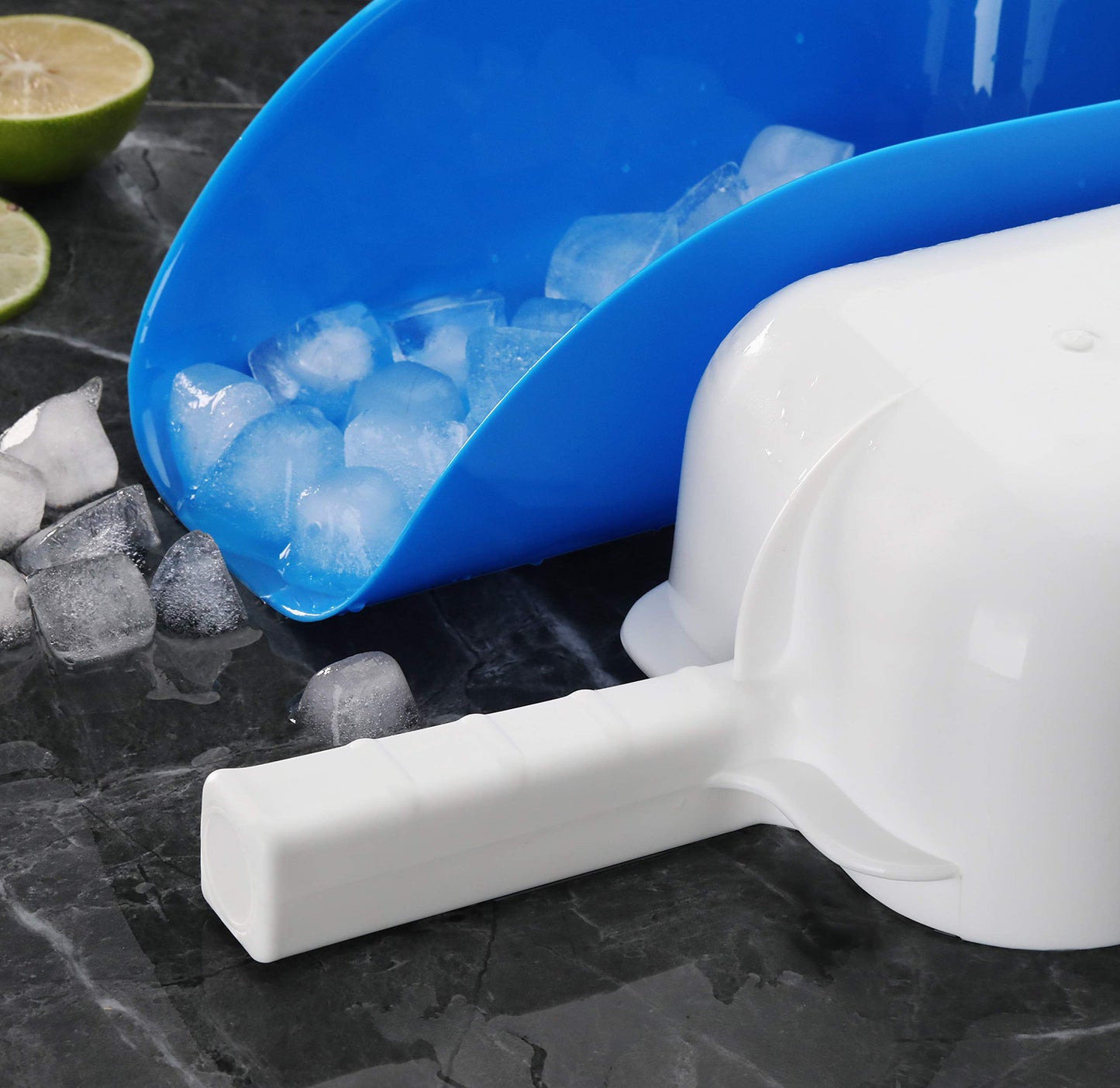 New Star Foodservice 34462 Polycarbonate Plastic Utility Ice Scoop. Blue, 64-Ounce