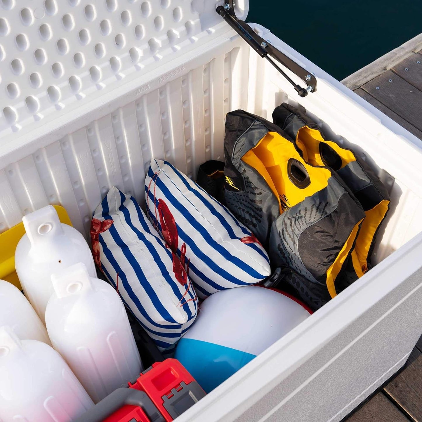LIFETIME Outdoor Storage Deck Box, 130 Gallon, Arctic White, Lockable, UV-Protected, for Decks and Marine Docks