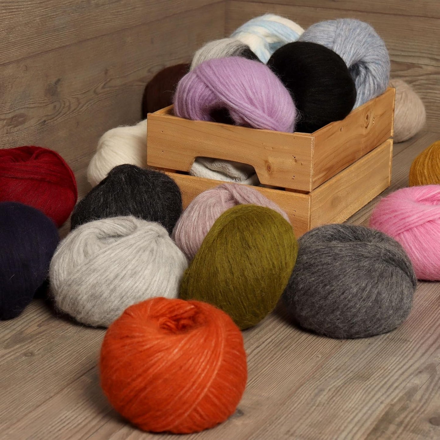 Pullu - Baby Alpaca Merino Wool Yarn Set of 3 Skeins (150 Grams) Worsted Weight - Sourced Directly from Peru - Heavenly Soft and Perfect for Knitting and Crocheting (Silver Noir)