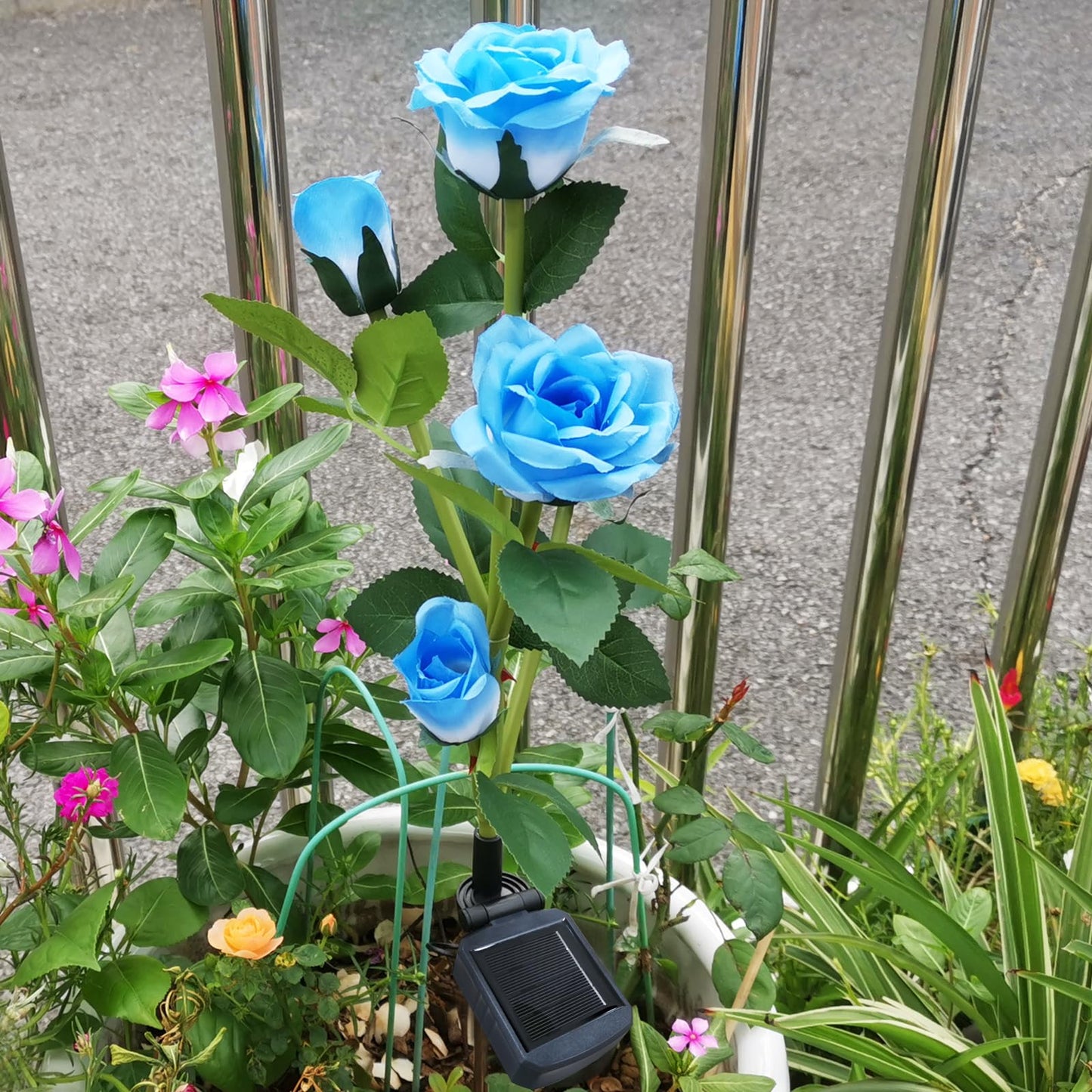 Etre Jeune Solar Garden Flower Lights Outdoor with More Realistic 10 Rose Waterproof for Outside Patio Yard Pathway Decorations, 2 Pack Blue