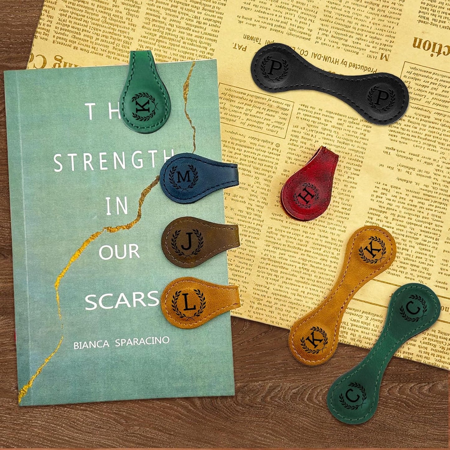 Personalized Magnetic Leather Bookmark - 26 Letters Vintage Engraved Book Marks,Custom Bookmark with Initial,Bookmarks for Women,Reading,Book Lovers (Red, Q)