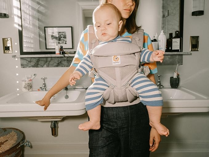 Ergobaby Omni Classic Baby Carrier Newborn to Toddler - Breathable Baby Carriers for Summer - All-Position Carrier with Lumbar Support (7-45 Pounds), Mesh, Onyx Black