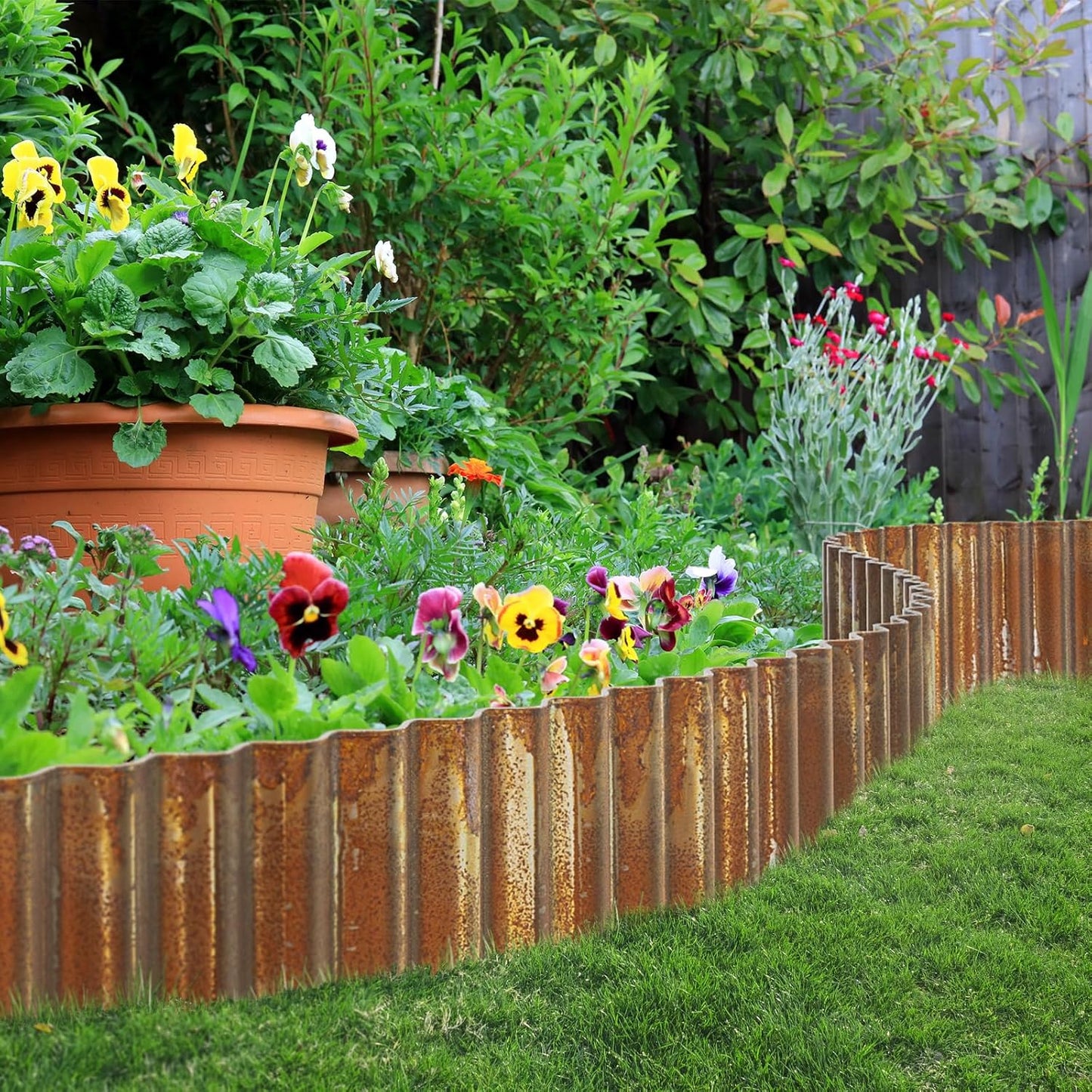 LAVEVE Corrugated Metal Garden Edging 6" x 40Ft, Landscape Edging Border for Lawn, Flower Bed, Garden Fence, Paver Edging (Real Rusted)