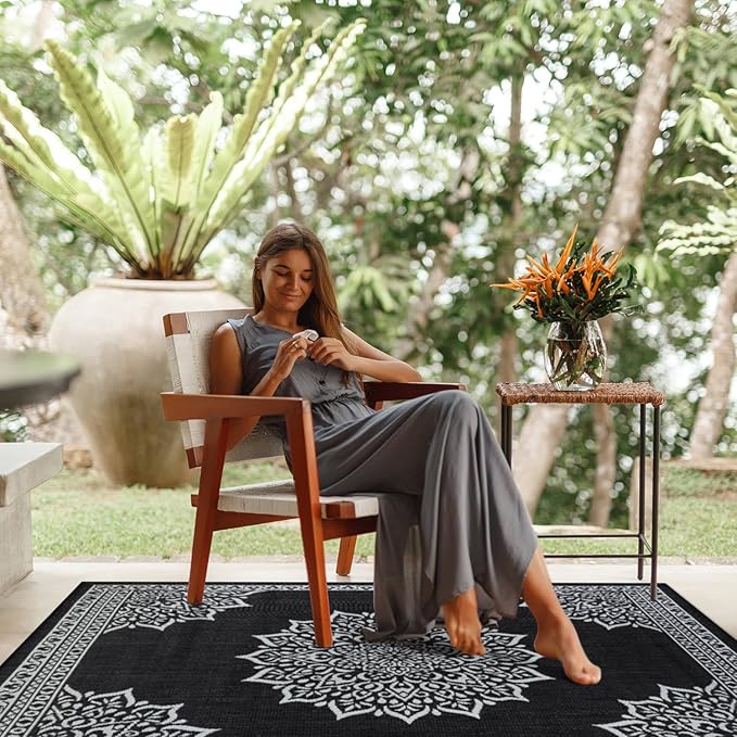 CAMILSON Outdoor Rug, 5x7 Medallion Black White Modern Area Rugs for Indoor and Outdoor Patios, Kitchen and Hallway Mats, Washable Porch Deck Outside Carpet (Medallion Black, 5 x 7)