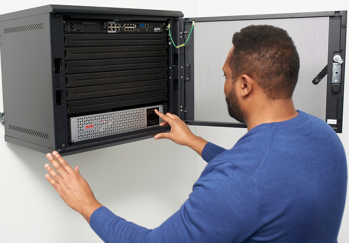 Apc Ups, 1000Va Smart-Ups Lithium-Ion Ups With Smartconnect And Nmc, Smtl1000Rm2Ucnc, Pure Sine Wave, Short-Depth 120V Uninterru