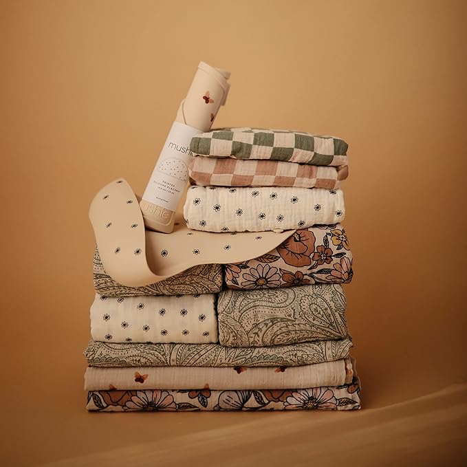 mushie Extra Soft Muslin Fitted Changing Pad Cover (Olive Check)