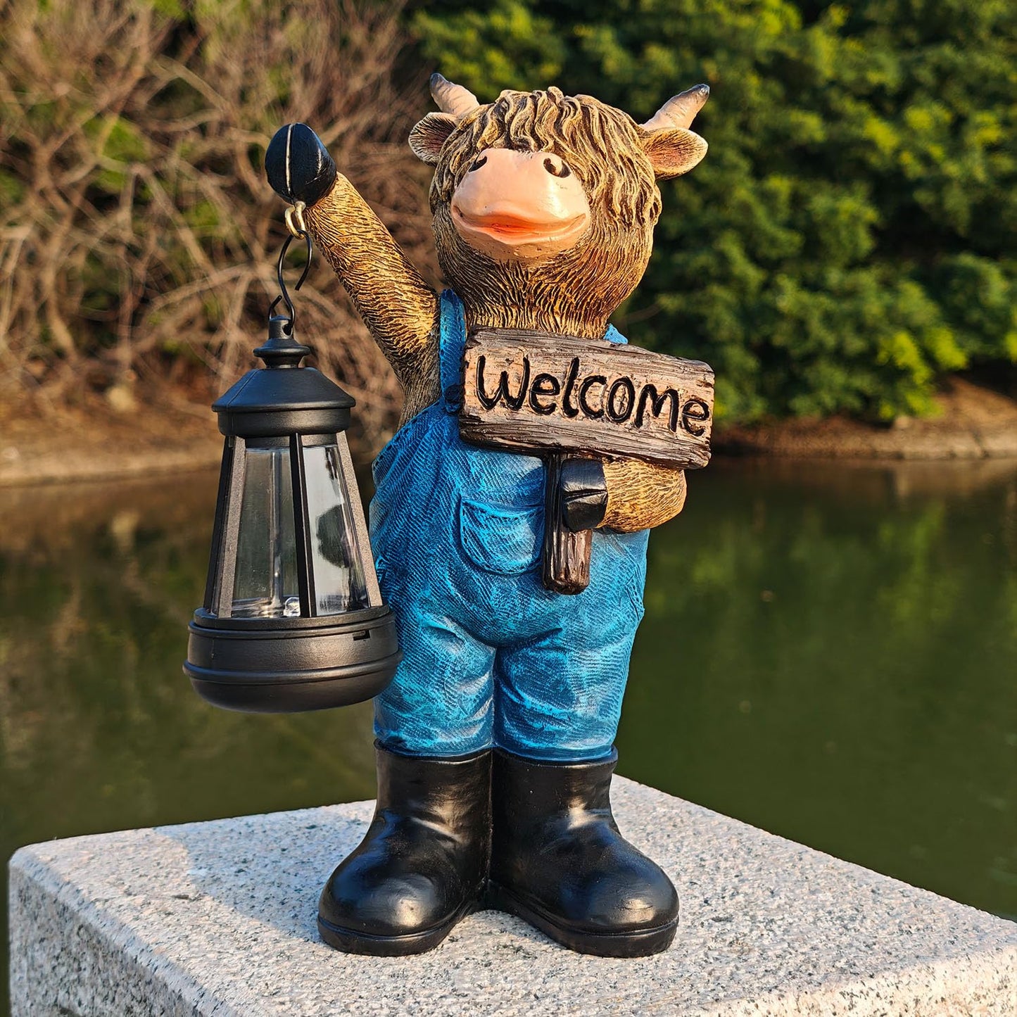 Solar Garden Statues -Highland Cow Lantern Outdoor Handmade Resin Statue With Led Light  And Welcome Holder For Patio  Yard  Gift Ideas (Cow2)